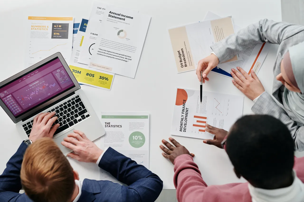 Financial Statement Analysis to Detect Fraud Red Flags: Which Ones Deserve Investigation?